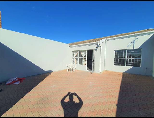2 BEDROOM HOUSE FOR SALE IN GLENWOOD